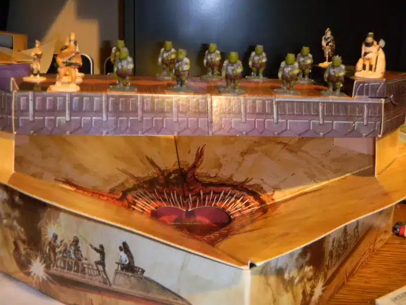 Collect Jedi points and defeat Jabba's minions in 'Battle at Sarlacc's Pit.
